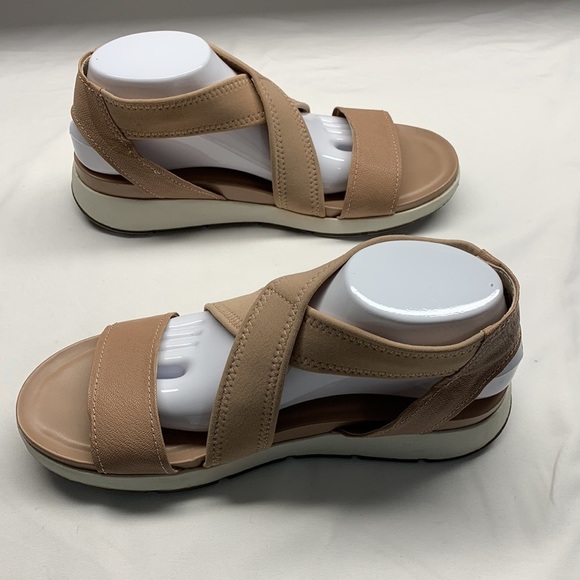 Naturalizer Layla Criss Cross Low Wedge Leather Sandals Size 9.5 Beige - Picture 3 of 10